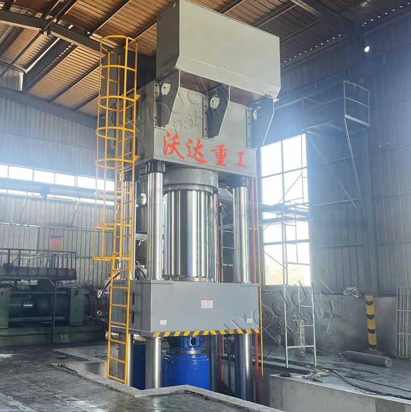 2000噸雙工位石墨坩堝液壓機